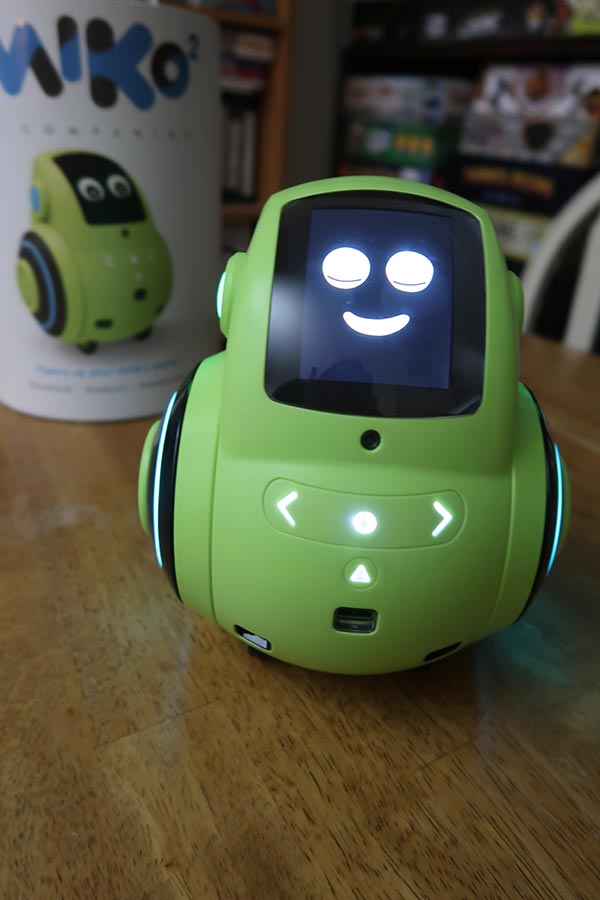 https://www.darcyandbrian.com/wp-content/uploads/2019/10/Miko2-Robot-Smiling-post.jpg