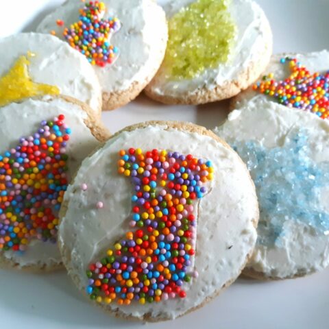 Easy Christmas Sugar Cookie Decorating Idea With Sprinkles