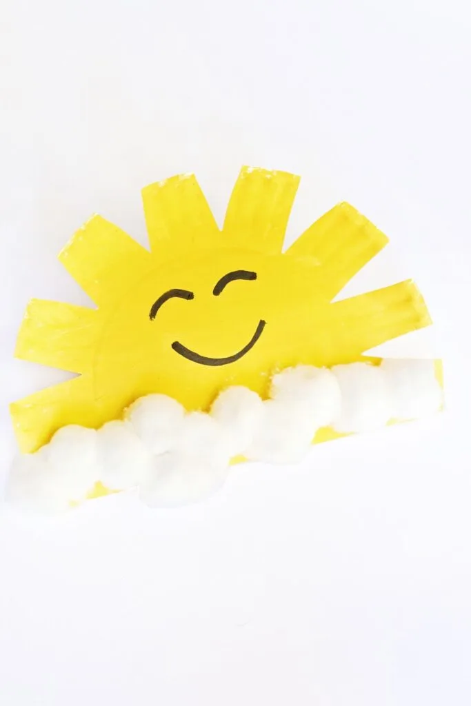 Cute sun craft for preschoolers using a paper plate.